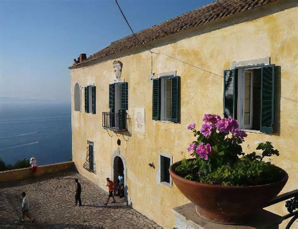 Palazzo Tritone & Abagnale Bed and Breakfast Sorrento Buitenkant foto