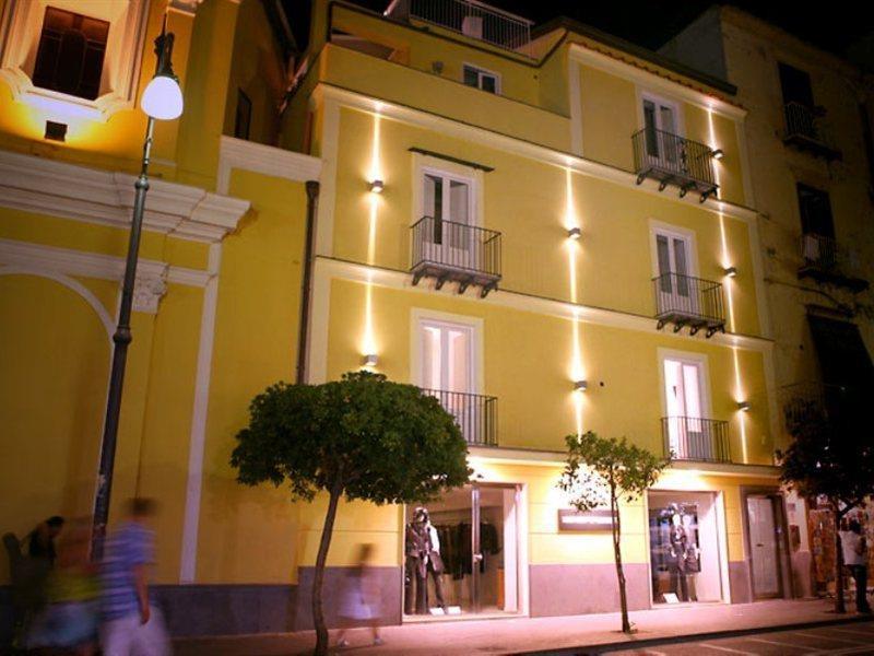 Palazzo Tritone & Abagnale Bed and Breakfast Sorrento Buitenkant foto