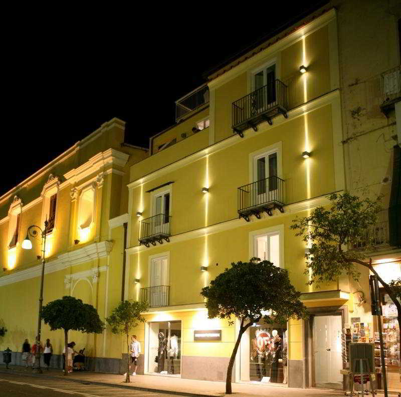 Palazzo Tritone & Abagnale Bed and Breakfast Sorrento Buitenkant foto
