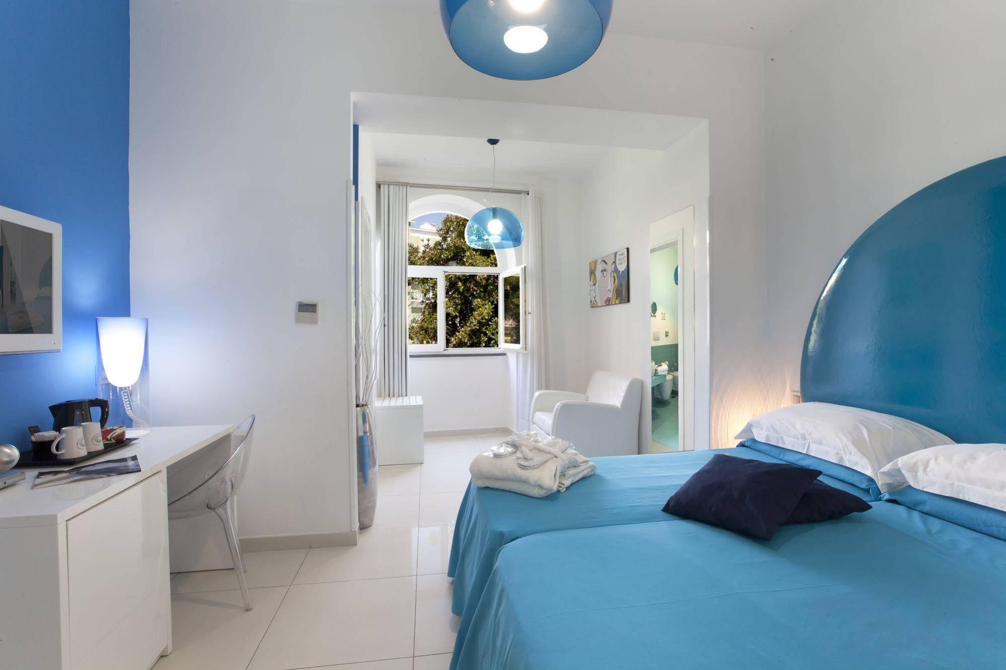 Palazzo Tritone & Abagnale Bed and Breakfast Sorrento Buitenkant foto